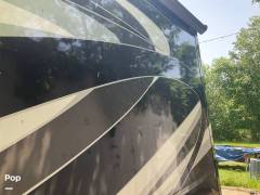 2017 CrossRoads Redwood 3901WB, $ 56,000