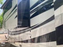 2017 CrossRoads Redwood 3901WB, $ 56,000