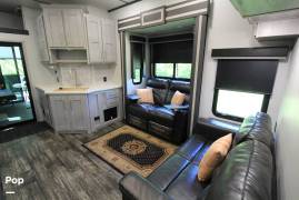 2021 Keystone Fuzion 379, $ 59,900
