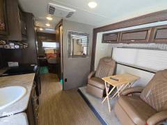 2017 Thor Motor Coach Axis 25.4, $ 54,200