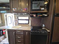 2017 Thor Motor Coach Axis 25.4, $ 54,200