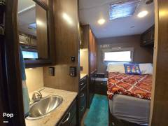 2017 Thor Motor Coach Axis 25.4, $ 54,200