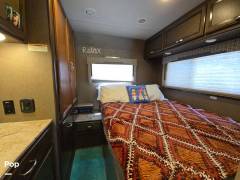 2017 Thor Motor Coach Axis 25.4, $ 54,200