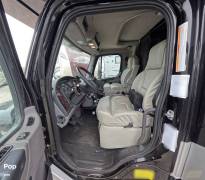2022 Jayco Seneca 37K, $ 250,000