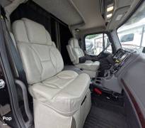 2022 Jayco Seneca 37K, $ 250,000
