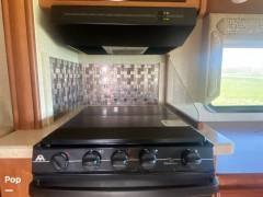 2018 Winnebago Vista LX 30T, $ 69,000