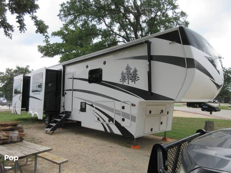 2021 CrossRoads Redwood 4150RD, $ 82,000