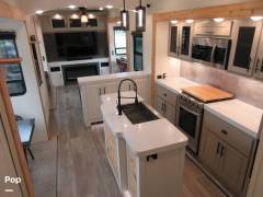 2021 CrossRoads Redwood 4150RD, $ 82,000