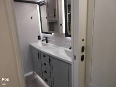 2021 CrossRoads Redwood 4150RD, $ 82,000