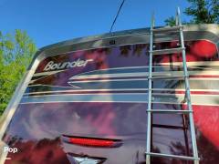 2017 Fleetwood Bounder 36H, $ 78,325