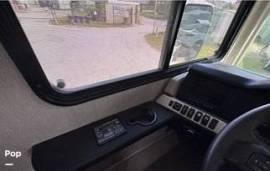 2021 Fleetwood Bounder 35P, $ 99,950