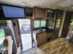 2018 Dynamax Isata 24FW, $ 76,500
