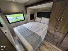 2018 Dynamax Isata 24FW, $ 76,500
