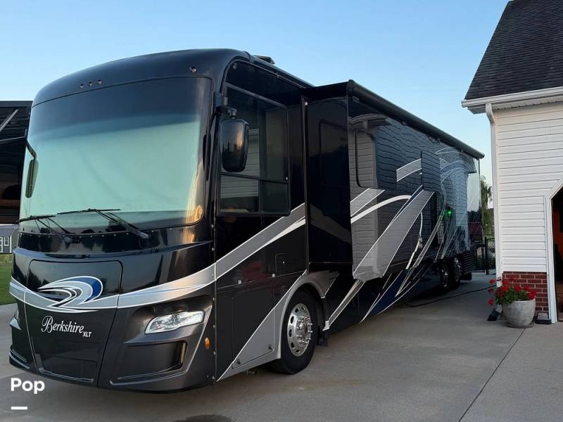 2018 Forest River Berkshire XLT 43C, $ 210,000