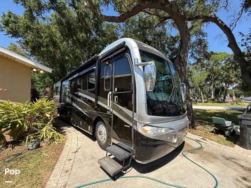 2003 Fleetwood Revolution 40C, $ 30,000