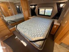 2003 Fleetwood Revolution 40C, $ 30,000