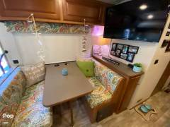 2017 Winnebago Sunstar 29VE, $ 57,500