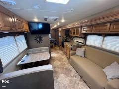 2017 Thor Motor Coach Windsport 29M, $ 57,000