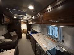 2018 Airstream Classic 33FB, $ 108,000