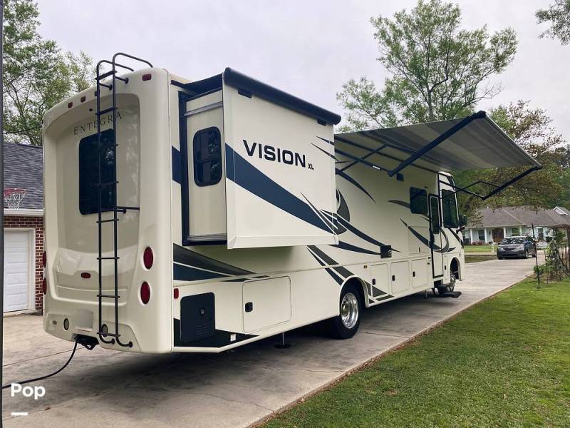 2021 Entegra Vision XL 34B, $ 106,700