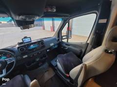 2022 Leisure Travel Unity U24MB, $ 157,500