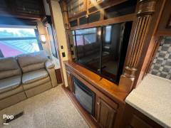 2017 Heartland Bighorn 3270RS, $ 34,999