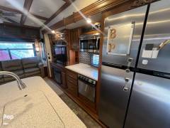 2017 Heartland Bighorn 3270RS, $ 34,999