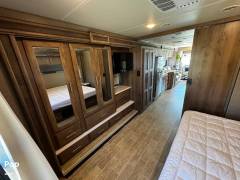 2021 Thor Motor Coach Miramar 32.2, $ 99,899