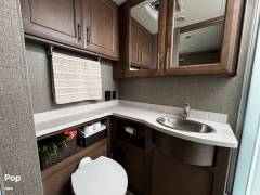 2021 Thor Motor Coach Miramar 32.2, $ 99,899