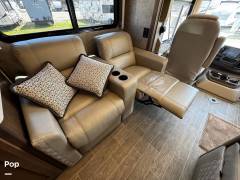 2021 Thor Motor Coach Miramar 32.2, $ 99,899