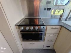 2023 Airstream Flying Cloud 25FB, $ 106,000