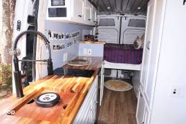 2007 Dodge Sprinter 2500 170WB, $ 54,500