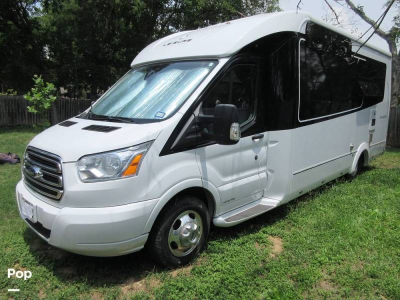 2020 Leisure Travel Wonder W24MB, $ 103,000