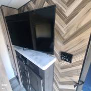2022 KZ Confluence 24BH, $ 23,500