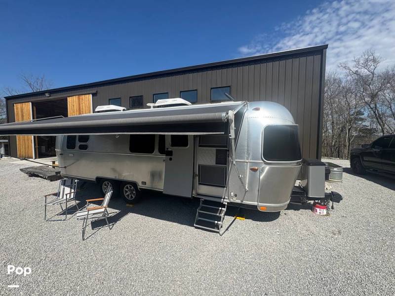 2020 Airstream Flying Cloud 28RB, $ 74,999