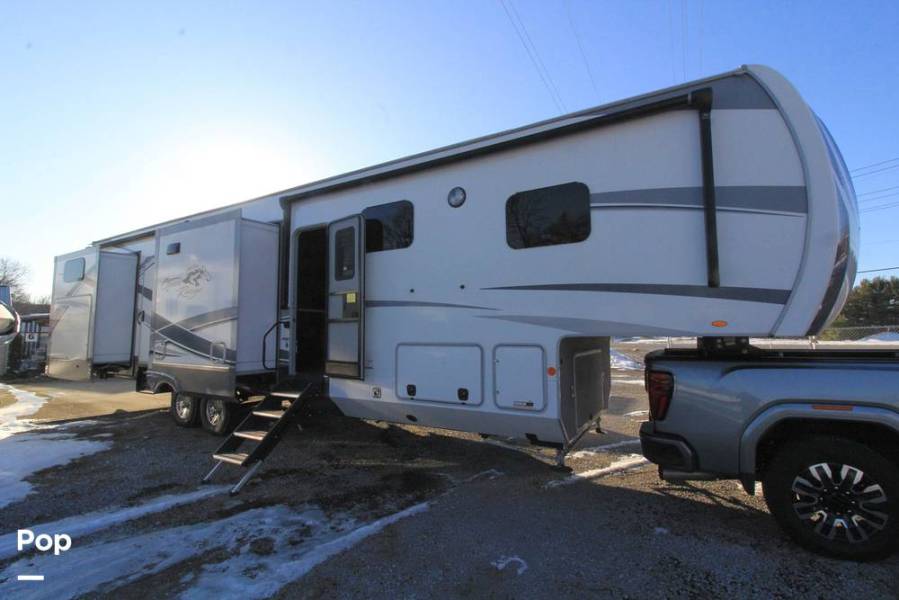 2021 Highland Ridge Open Range 427BHS, $ 57,000