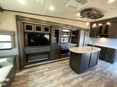 2022 Grand Design Reflection 337RLS, $ 46,000