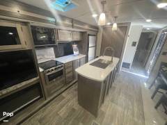 2022 CrossRoads Sunset Trail 330SI, $ 29,999