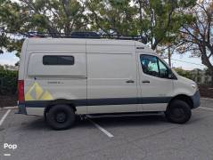 2022 TrueVan Vision X 4x4, $ 132,000