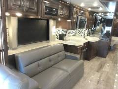 2018 Newmar Dutch Star 4369, $ 274,000