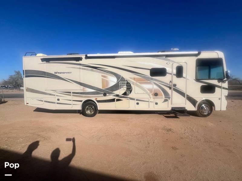 2015 Thor Motor Coach Windsport 34E, $ 54,200