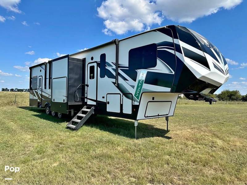 2022 Dutchmen Voltage 4145, $ 96,700