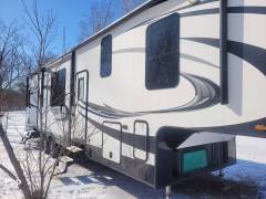 2017 Jayco Seismic Wave 355W, $ 45,000
