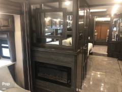 2020 American Coach American Revolution 42Q, $ 309,950