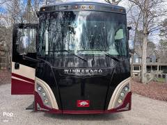 2017 Winnebago Journey 36M, $ 160,000