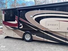 2017 Winnebago Journey 36M, $ 160,000