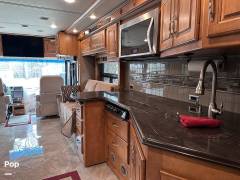 2017 Winnebago Journey 36M, $ 160,000