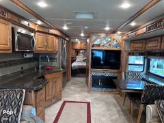 2017 Winnebago Journey 36M, $ 160,000