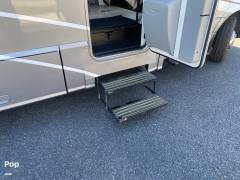 2021 Winnebago Navion 24V, $ 117,500