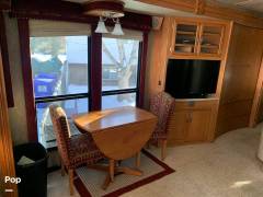 2007 Winnebago Tour 40TD, $ 44,500